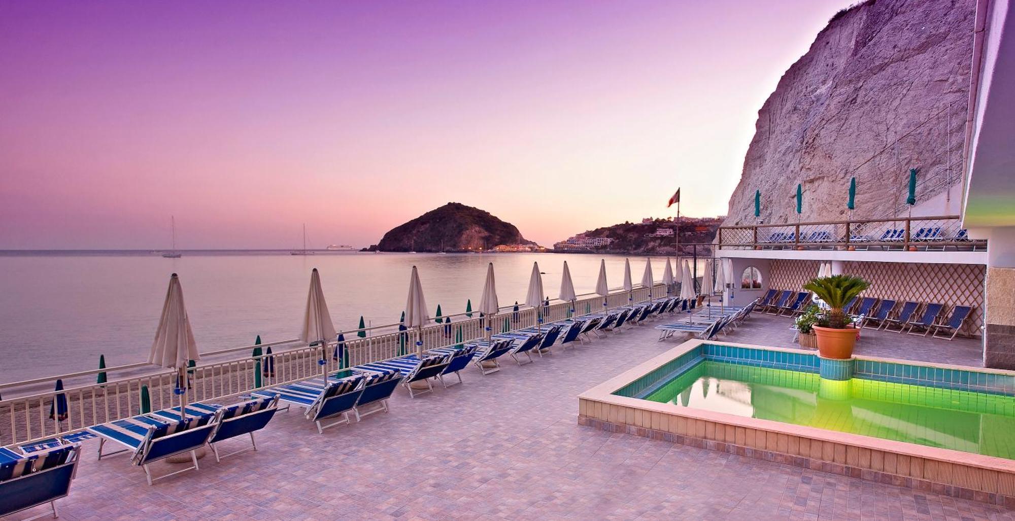 Hotel Vittorio Beach Resort Barano dʼIschia Екстериор снимка