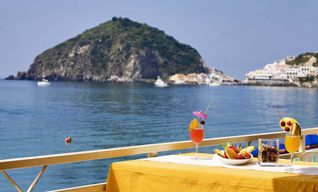 Hotel Vittorio Beach Resort Barano dʼIschia Екстериор снимка